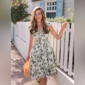 Gal Meets Glam Lily Dress